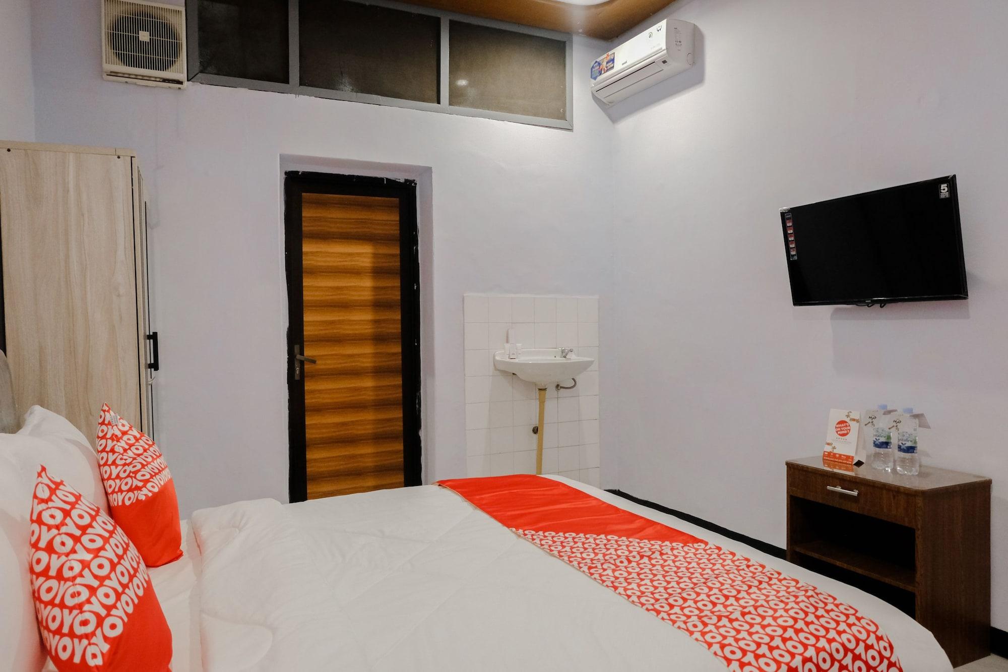 Hotel Palem 1 Syariah Redpartner Malang Exterior photo