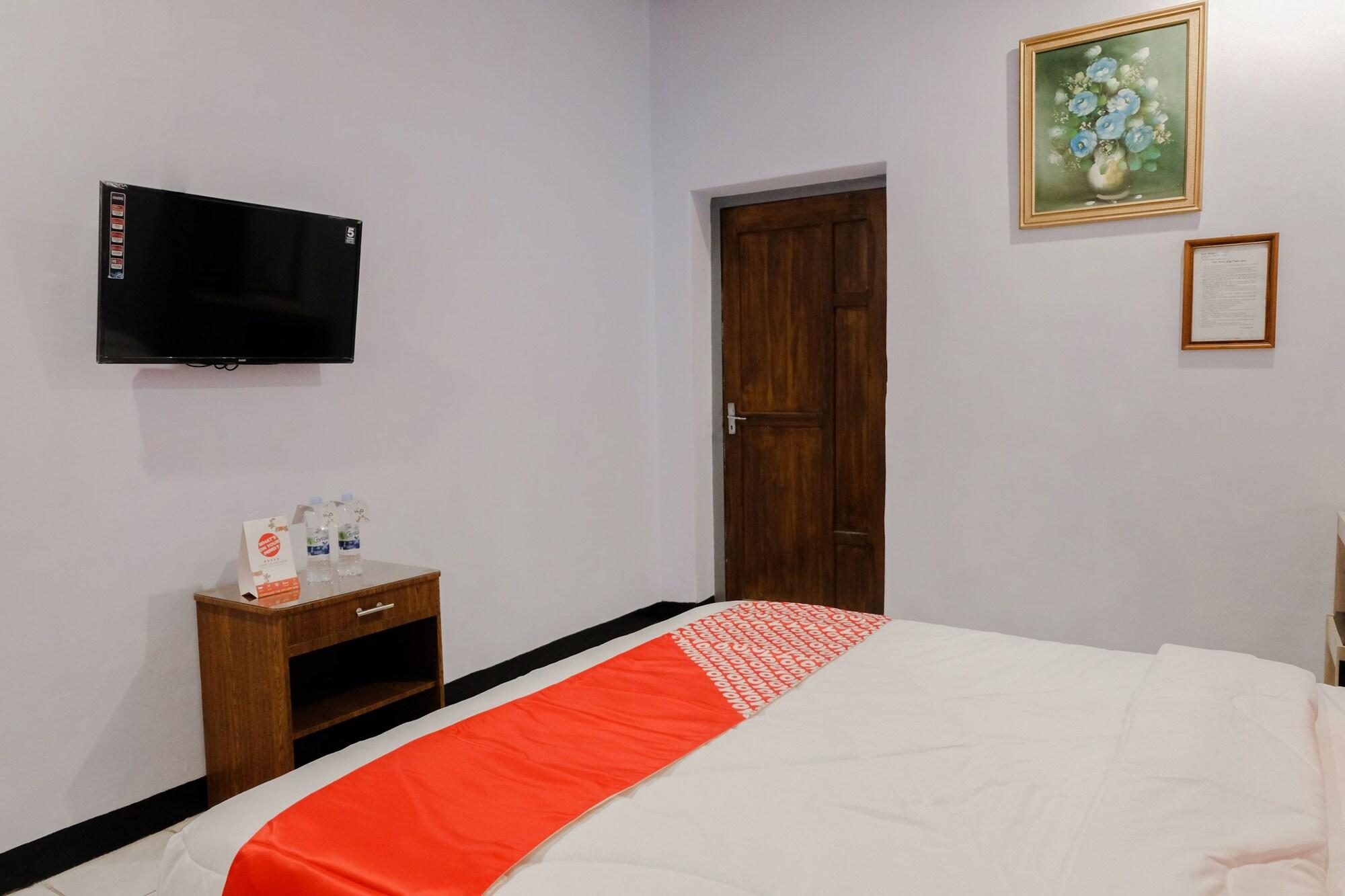 Hotel Palem 1 Syariah Redpartner Malang Exterior photo