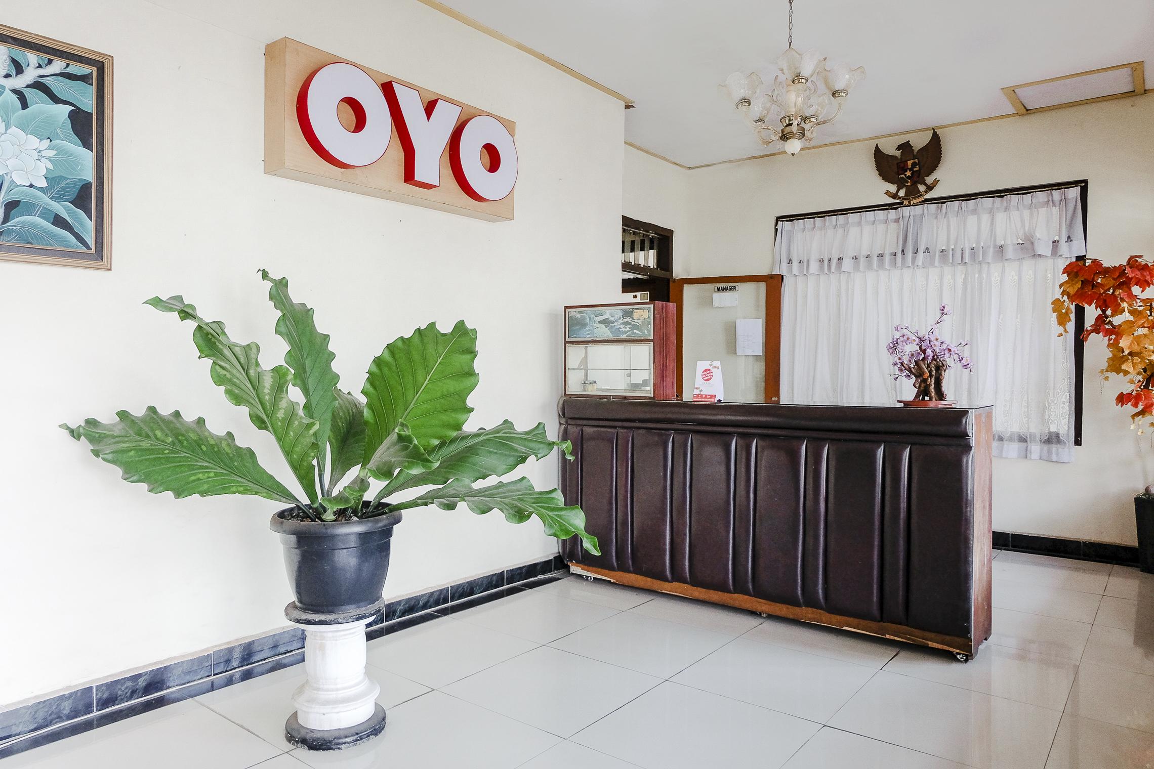 Hotel Palem 1 Syariah Redpartner Malang Exterior photo